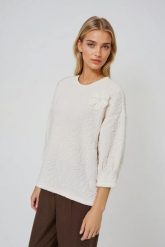 Bluza ze strukturalnego materiału biała. Białe bluzy damskie MOODO, l, bez wzorów, z elastanu, bez ramiączek, bez kaptura. Za 109.99 zł.