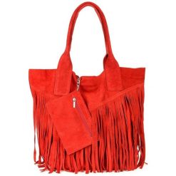 Shopperka boho skórzana VERA PELLE L83 czerwona. Czerwone shopperki damskie z aplikacjami, z materiału, zamszowe, bez dodatków. Za 175.99 zł.