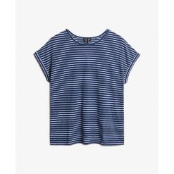 Damska koszulka o luźnym kroju Superdry Studios. Niebieskie bluzki damskie Superdry, bez wzorów, bez kołnierzyka, bez ramiączek. Za 102.20 zł.