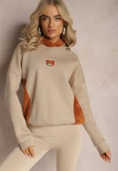 Beżowa Bluza z Bawełny z Ozdobną Naszywką z Misiem i Polarowym Kapturem Hecatia. Brązowe bluzy damskie Renee, z aplikacjami, z bawełny, casualowe, bez ramiączek, z kapturem. Za 99.99 zł.