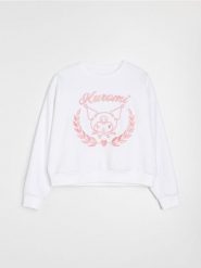 Dresowa bluza crewneck z haftem Kuromi - biały. Białe bluzy damskie Sinsay, l, bez wzorów, z dresówki, bez ramiączek, bez kaptura. Za 49.99 zł.