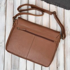 Torba męska skórzana na laptopa na ramię brązowa Paolo Peruzzi IM-03-BR. Brązowe torby na laptopa damskie bez wzorów, ze skóry. Za 233.70 zł.