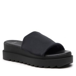 Klapki Bata. Czarne klapki damskie Bata, bez wzorów, bez obcasa, bez zapięcia. Za 179.99 zł.