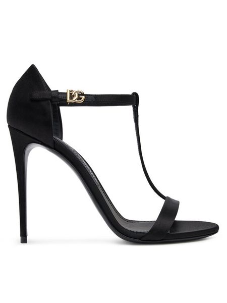 Dolce&Gabbana Sandały CR1766 A7630 Czarny. Czarne sandały damskie Dolce&Gabbana, bez wzorów, z materiału, bez obcasa, na szpilce, bez zapięcia. Za 3,419.00 zł.