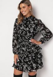 Czarna Rozkloszowana Sukienka Mini w Kwiaty z Falbankami Nevlian. Czarne sukienki damskie Born2be, l, bez wzorów, bez kołnierzyka, bez ramiączek, mini, rozkloszowane. Za 169.99 zł.