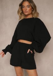 Czarne Basicowe Szorty z Bawełny High Waist Naldelle. Czarne szorty damskie Renee, bez wzorów, z bawełny, eleganckie, z podwyższonym stanem. Za 49.99 zł.