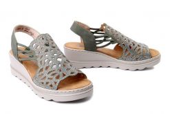 RIEKER 67465-52 green, sandały damskie. Zielone sandały damskie Rieker, bez wzorów, bez obcasa, na koturnie, bez zapięcia. Za 319.90 zł.