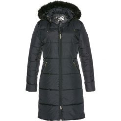 Płaszcz pikowany z kapturem ze sztucznym futerkiem bonprix czarny. Czarne płaszcze damskie bonprix, bez wzorów, bez kołnierzyka, z kapturem. Za 189.99 zł.