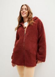 Bluza rozpinana z polaru baranka, rozszerzana ku dołowi, z rozcięciami po bokach. Brązowe bluzy damskie bonprix, bez wzorów, z polaru, bez ramiączek, bez kaptura. Za 149.99 zł.