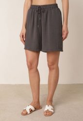 Szare Letnie Szorty Casual z Wysokim Stanem z Dużą Zawartością Wiskozy Agarione. Szare szorty damskie Born2be, bez wzorów, z materiału, casualowe, z podwyższonym stanem. Za 29.99 zł.