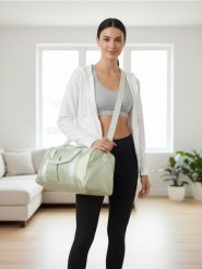 Torba sportowa - zielony. Zielone torby sportowe męskie Sinsay, bez wzorów. Za 32.99 zł.