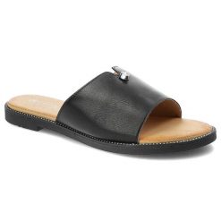 Czarne Klapki Filippo Eleganckie Buty Damskie. Czarne klapki damskie Filippo, na lato, z aplikacjami, ze skóry, biznesowe, bez obcasa, na płaskiej podeszwie, bez zapięcia. Za 129.00 zł.
