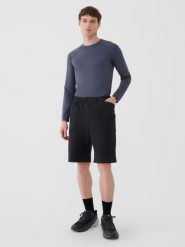 4F Spodenki casual męskie - czarne L. Czarne szorty męskie 4F, bez wzorów, z dresówki, casualowe. W wyprzedaży za 79.99 zł.