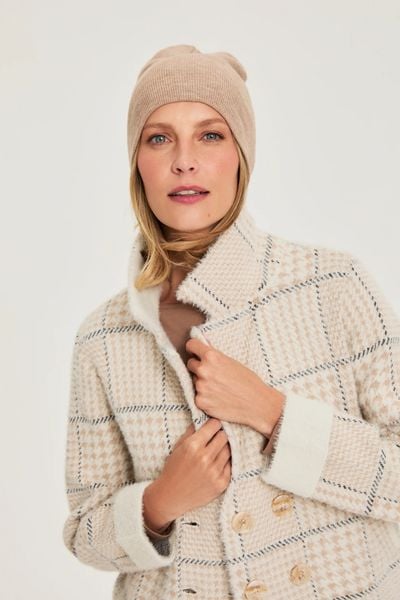 Czapka beanie beżowa. Brązowe czapki damskie MOODO, bez wzorów, z poliamidu. Za 39.99 zł.