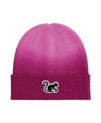 Czapka beanie – haftowane logo / gradient / rozmiar uniwersalny (różowa). Czerwone czapki damskie SURF MONKEY, z aplikacjami, z dzianiny. Za 139.95 zł.