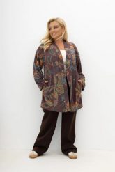 Sweterkowy kardigan Slow Moments fioletowo-bordowy w print kwiatowy Plus Size Oversize. Czerwone kardigany damskie Moda Size Plus Iwanek, l, bez wzorów, z dzianiny, eleganckie, bez kołnierzyka, plus size. Za 179.90 zł.