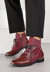 Bordowe Botki Vices Typu Trzewiki ze Wzorem w Stylu Krokodyla Alerriva. Czerwone botki damskie Born2be, bez wzorów, z jeansu, eleganckie, bez obcasa, na płaskiej podeszwie, bez zapięcia. Za 109.99 zł.