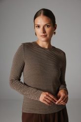 BLUZKA REYA BRĄZ- TAUPE XS - Flawless. Brązowe bluzki damskie Flawless, xs, bez wzorów, z wiskozy, bez kołnierzyka, bez ramiączek. Za 259.00 zł.