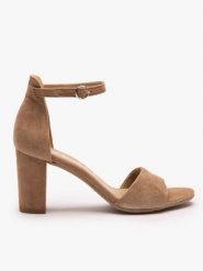 Jasnobrązowe sandały ze skóry welurowej. Brązowe sandały damskie Ryłko, bez wzorów, ze skóry, z okrągłym noskiem, bez obcasa, na obcasie, bez zapięcia. Za 399.99 zł.