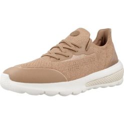 Buty GEOX D SPHERICA ACTIF Brąz. Brązowe obuwie trekkingowe damskie Geox, z tkaniny, bez zapięcia. Za 283.99 zł.
