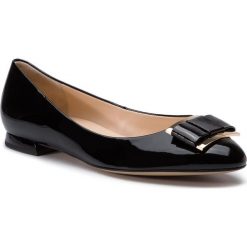 Baleriny HÖGL - 7-101064 Black 0100. Czarne balerinki damskie HÖGL, bez wzorów, z lakierowanej skóry, bez obcasa, bez zapięcia. W wyprzedaży za 349.00 zł.