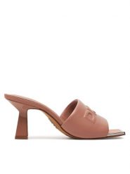DKNY Klapki Keke K3471856 Różowy. Czerwone klapki damskie DKNY, bez wzorów, ze skóry, bez obcasa, bez zapięcia. Za 699.99 zł.