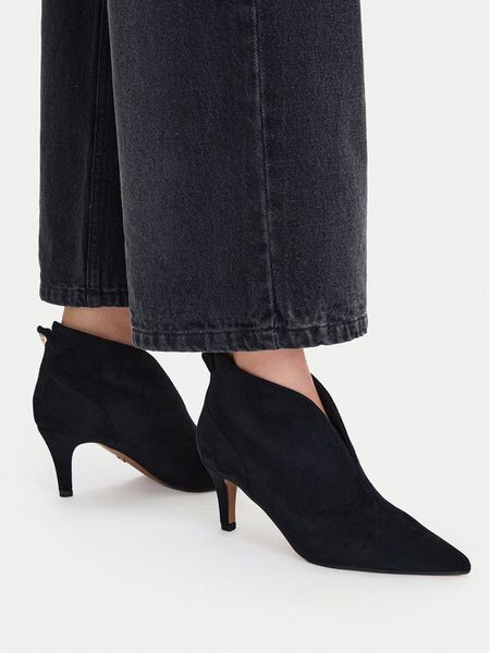 Nine West Botki CEO-C6019-2 Czarny. Czarne botki damskie Nine West, bez wzorów, z materiału, bez obcasa, na szpilce, bez zapięcia. Za 279.99 zł.