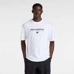 Koszulka męska New Balance MT61D0U5WT – biała. Białe koszulki sportowe męskie New Balance, m, z aplikacjami, z dresówki, bez ramiączek. Za 139.99 zł.