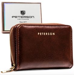Brązowy portfel damski ze skóry ekologicznej wyposażony w system RFID - Peterson. Brązowe portfele damskie Peterson, ze skóry ekologicznej. Za 59.99 zł.