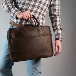 Torba męska BL12 na Laptop 15,6 Brødrene Brązowa. Brązowe torby na laptopa damskie bez wzorów. Za 429.00 zł.