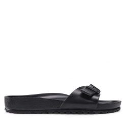 Klapki Birkenstock. Czarne klapki męskie Birkenstock, bez wzorów, bez zapięcia. Za 149.99 zł.