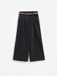 Jeansy wide leg z paskiem - czarny. Czarne jeansy damskie Reserved, bez wzorów, z bawełny. Za 159.99 zł.