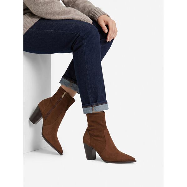 Botki Nine West. Brązowe botki damskie Nine West, bez wzorów, bez obcasa, na słupku, bez zapięcia. Za 329.99 zł.