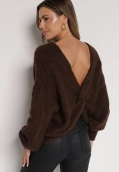 Brązowy Sweter Oversize z Domieszką Wełny z Oryginalnym Dekoltem Lawedia. Brązowe swetry nierozpinane damskie Born2be, s, bez wzorów, z jeansu, eleganckie, bez kołnierzyka, bez ramiączek. Za 119.99 zł.