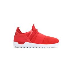 Czerwone Buty Sportowe Fiinder. Czerwone botki męskie Born2be, na jesień, bez wzorów, z materiału, bez zapięcia. Za 89.99 zł.