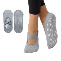 Skarpetki do jogi fit.me antypoślizgowe szare. Szare skarpetki damskie FITME!, bez wzorów. Za 10.53 zł.