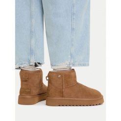 Śniegowce Nine West. Brązowe śniegowce damskie Nine West, bez zapięcia. Za 279.99 zł.