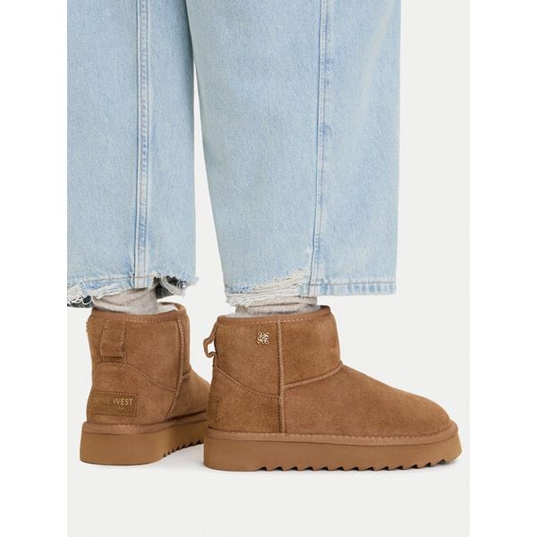 Śniegowce Nine West. Brązowe śniegowce damskie Nine West, bez zapięcia. Za 279.99 zł.