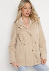 Beżowa Kurtka Parka ze Ściągaczem w Talii i Odpinanym Kapturem Elanoreta. Brązowe kurtki damskie Born2be, l, bez wzorów, z jeansu. Za 129.99 zł.