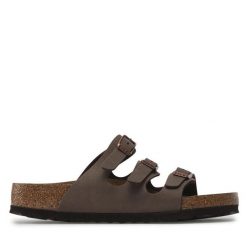 Klapki Birkenstock. Brązowe klapki damskie Birkenstock, bez wzorów, bez obcasa, bez zapięcia. Za 519.99 zł.