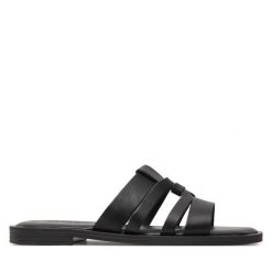 Klapki Tamaris. Czarne klapki damskie Tamaris, bez wzorów, bez obcasa, bez zapięcia. Za 339.99 zł.