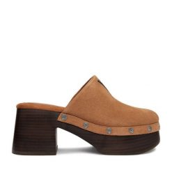 Klapki Guess Jeans. Brązowe klapki damskie Guess Jeans, z aplikacjami, z jeansu, bez obcasa, bez zapięcia. Za 359.99 zł.