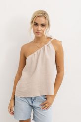 TOP HOLLY PIASKOWY L - Flawless. Czerwone topy damskie Flawless, l, bez wzorów, ze skóry, eleganckie, bez kołnierzyka, bez ramiączek. Za 57.00 zł.