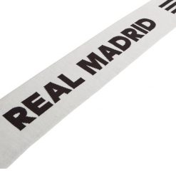 Szalik Real Madrid Home. Białe szaliki męskie Adidas, bez wzorów. W wyprzedaży za 114.68 zł.