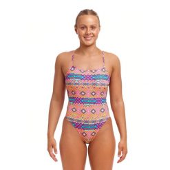 Strój kąpielowy Funkita Devil In Detail - Twisted. Czerwone stroje kąpielowe damskie Funkita, s, bez wzorów. Za 179.00 zł.