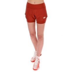 Spodenki tenisowe damskie Lotto Tech II-D1 short. Czerwone szorty damskie Lotto, bez wzorów, sportowe. Za 190.00 zł.