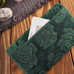 Paolo Peruzzi Portfel damski skórzany duży w róże zielony T-107-HGR. Czerwone portfele damskie Paolo Peruzzi. Za 124.59 zł.