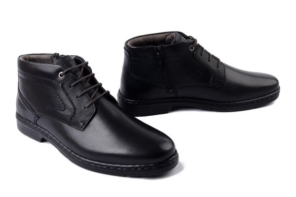 JOSEF SEIBEL 42817 MI859 100 Alastair 17 schwarz, trzewiki męskie. Czarne botki męskie Josef Seibel, bez wzorów, ze skóry, bez obcasa, bez zapięcia. Za 323.82 zł.