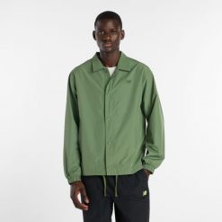 Kurtka męska New Balance MJ61U6AJAAS – zielona. Zielone kurtki męskie New Balance, l, bez wzorów, z materiału, klasyczne, bez kaptura. Za 469.99 zł.