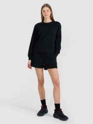 4F Spodenki dresowe damskie - czarne L. Czarne szorty damskie 4F, bez wzorów, z bawełny, sportowe. Za 59.99 zł.